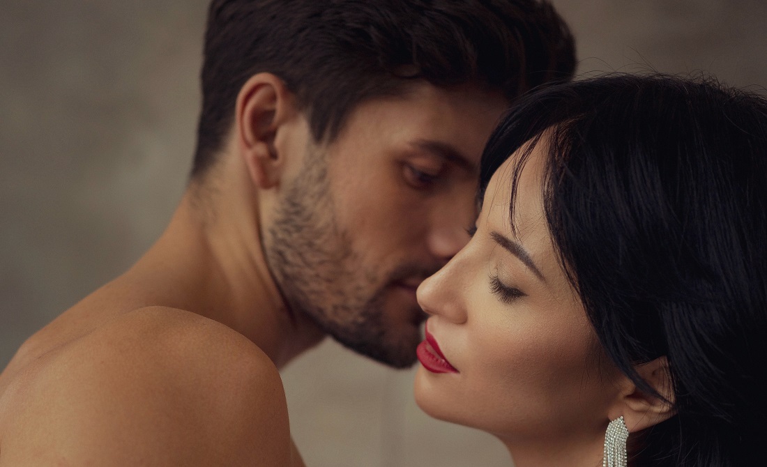 5 posiciones sexuales que dejan satisfechas a las mujeres