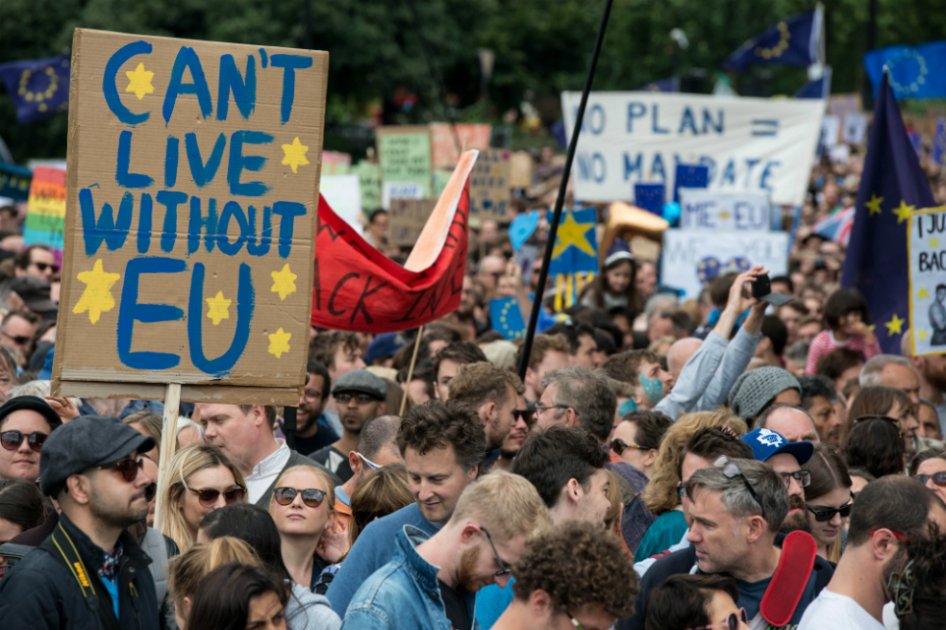 Miles de británicos se resisten a salir de la Unión Europea