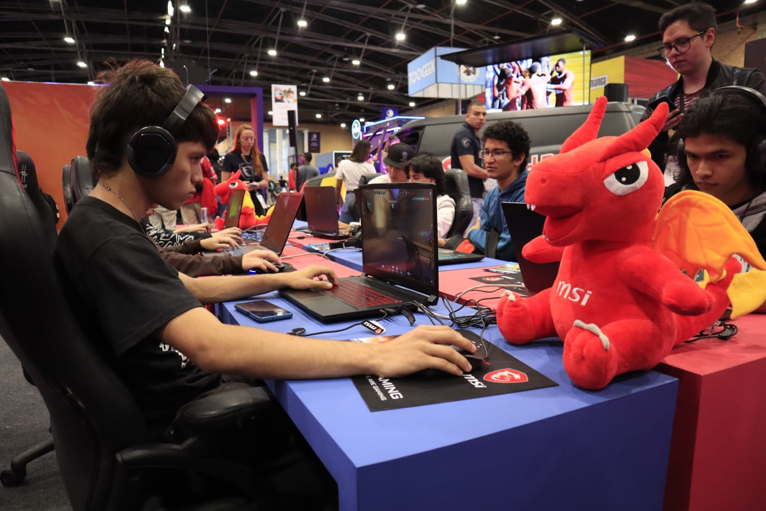 En el Salón del Ocio y la Fantasía, SOFA, que comenzó el pasado jueves y finaliza mañana, uno de los elementos centrales giró en torno cultura de los videojuegos. Desde los gamers hasta los desarrolladores.