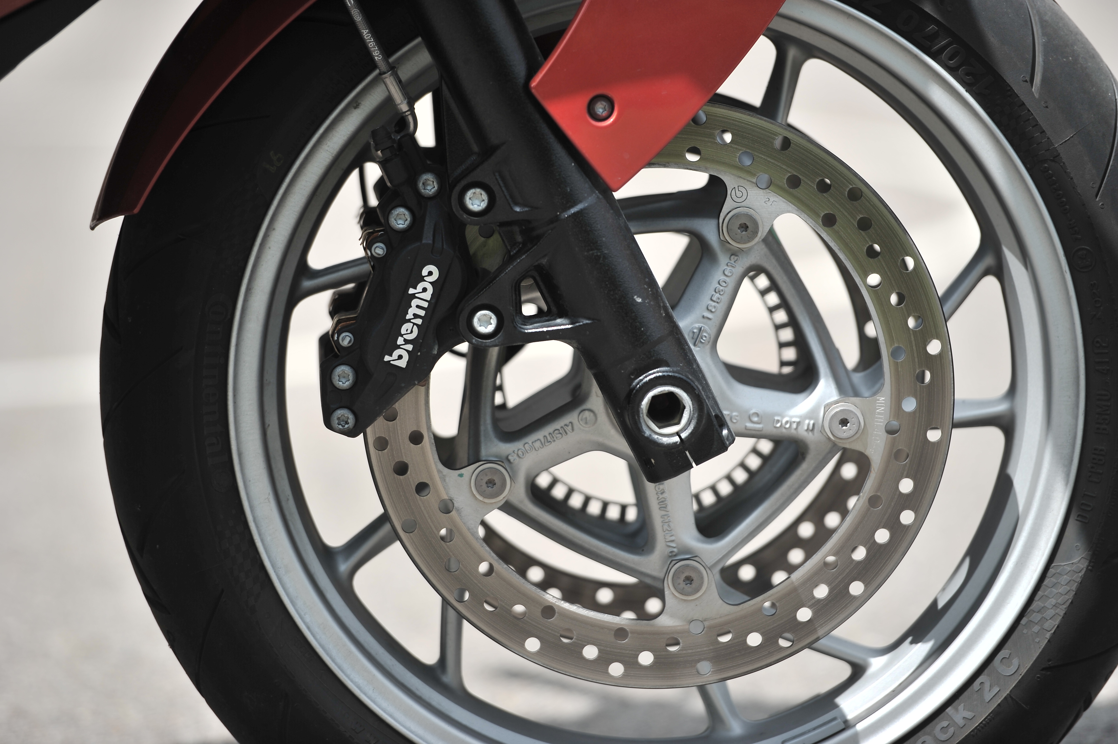 ¿Qué pasa si el SOAT de la moto está a nombre de otra persona diferente al dueño?