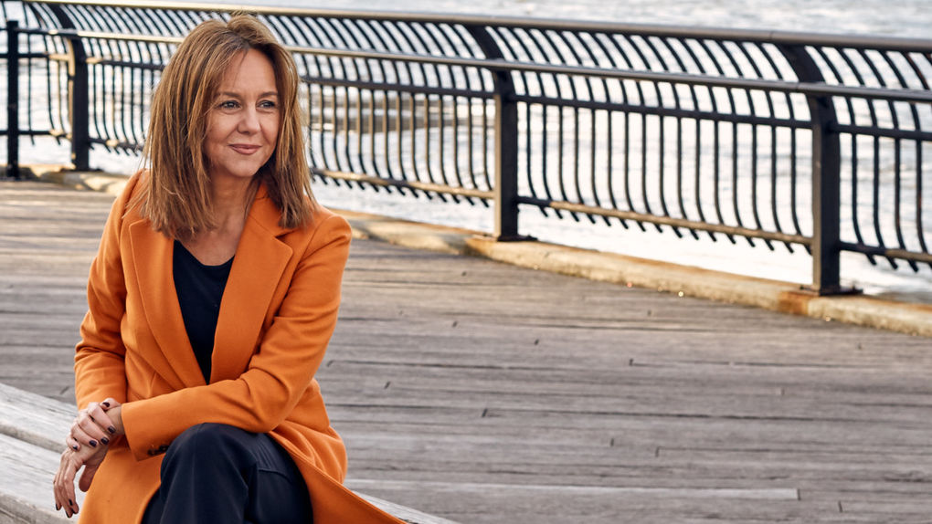 María Dueñas: Migración española se ha contado con «punto de vista masculino»