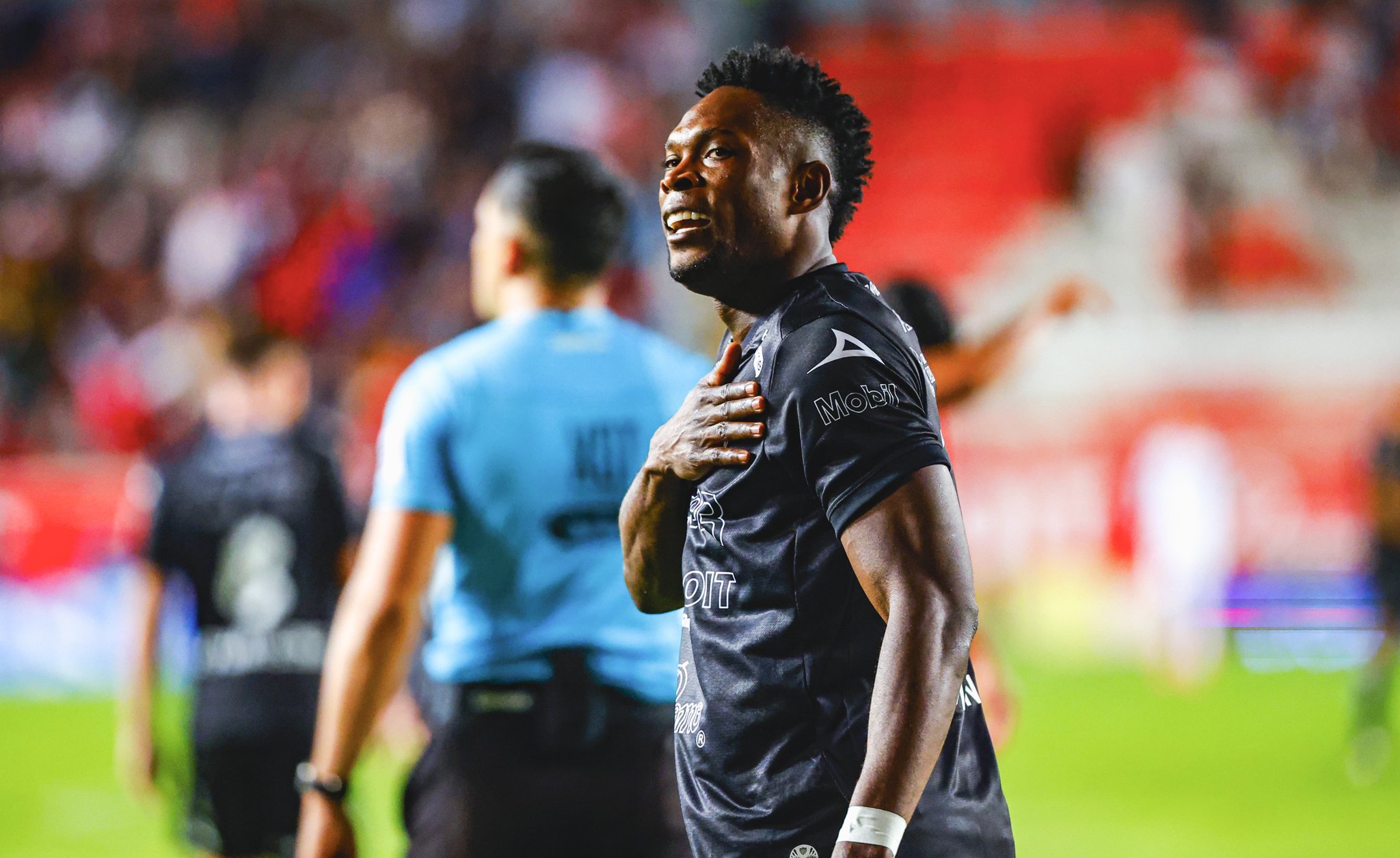 Díber Cambindo sigue siendo goleador de la liga en México: así fue su nuevo gol