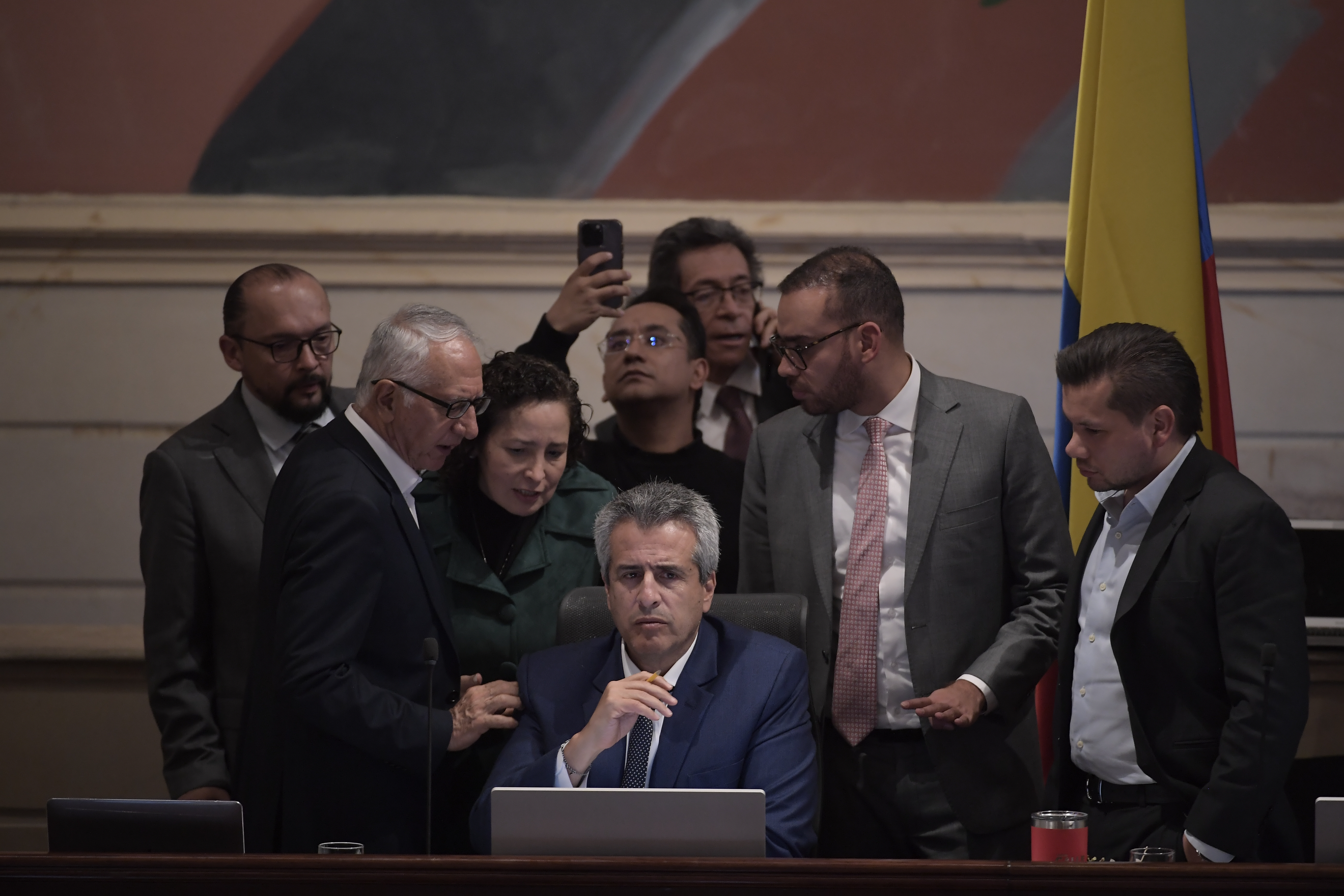 Minhacienda presenta costos de la reforma a la salud y reitera vacíos de información