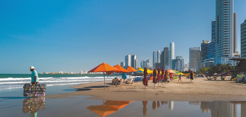 Chilenos aseguraron sentirse acosados por la cantidad de vendedores en playas de Cartagena