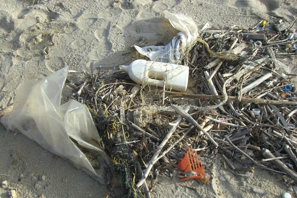 Varias marcas se unen para hacer limpieza en Playa Cueva, Santa Marta