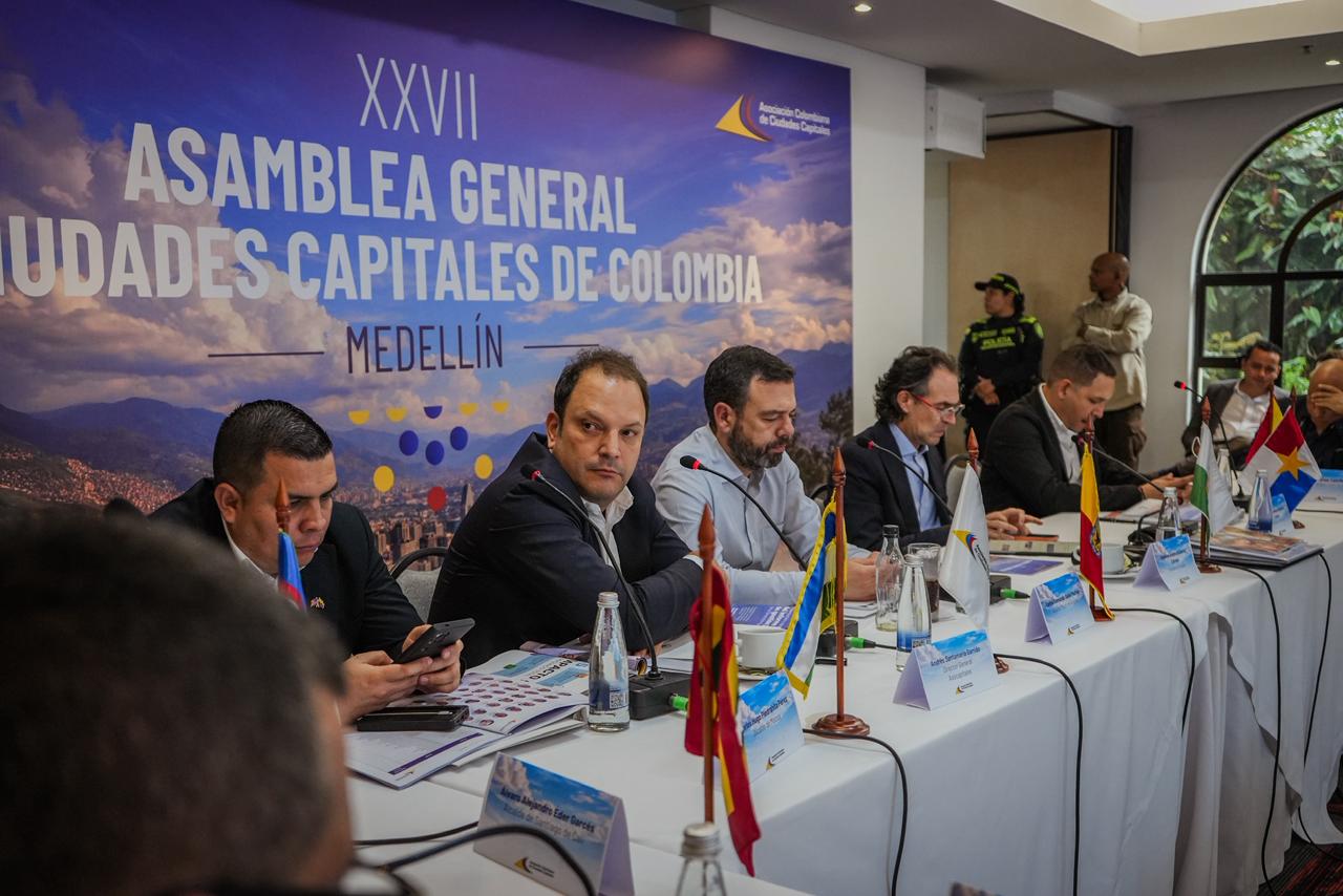 Alcaldes de capitales del país mandan mensaje a Petro por falta de recursos: esto dijeron