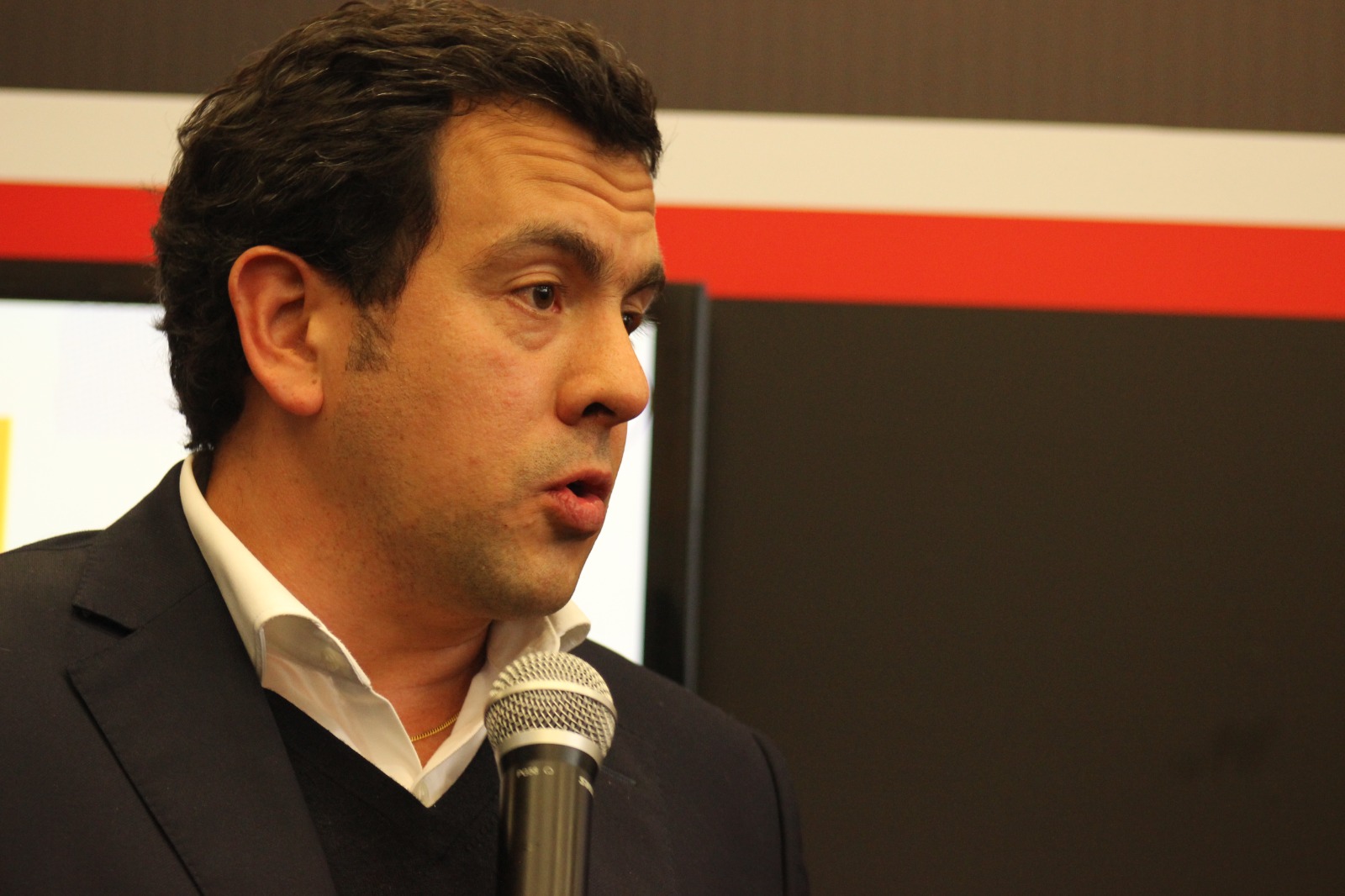 Rodrigo Lara, precandidato por firmas, propuso mejorar el apoyo a la policía y los frentes de seguridad.