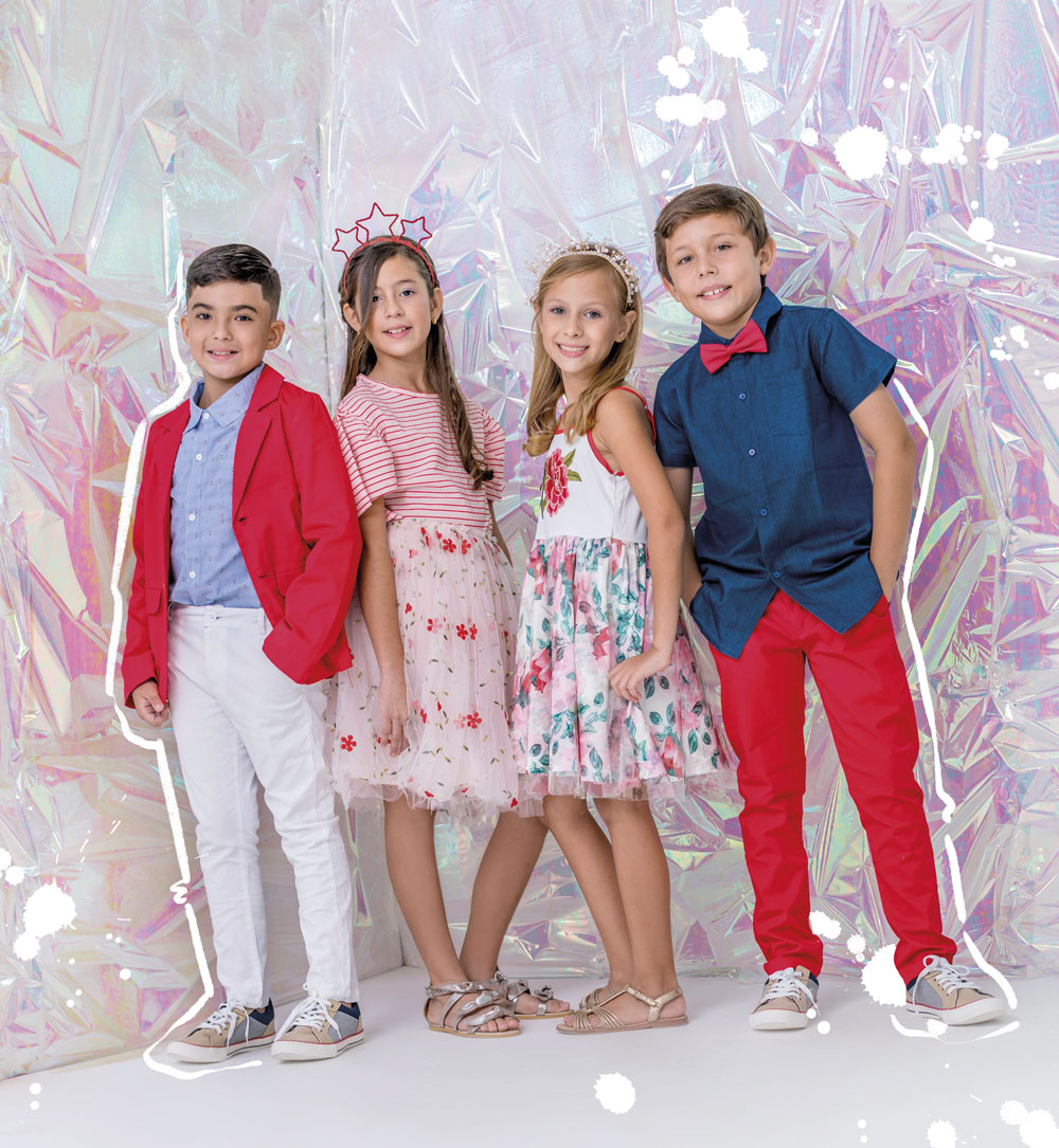 No se pueden dejar de lado los conjuntos de glam-rock, que consisten en jeans y una camisa a cuadros. También estarán en tendencia el traje de tres piezas y las telas con textura.Los colores vivos acompañan a los niños en esta Navidad, pero si su hijo es más serio, puede usar una camisa blanca y acompañarla con tirantas o corbatín de colores.En el ropero de los niños será clave tener chalecos acolchados y camisas vibrantes o que contrasten con pantalones de colores vivos.