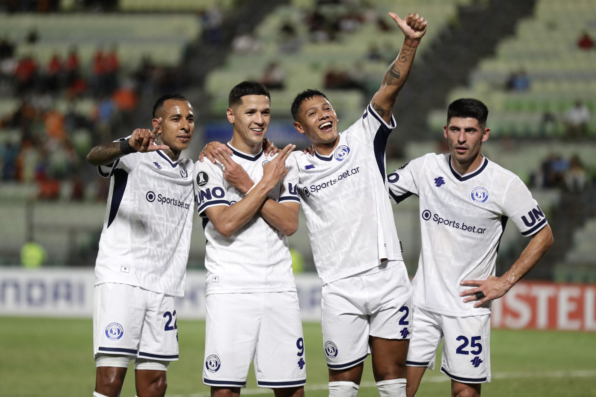 Sebastián Villa, figura en Copa Libertadores: marcó y asistió en el triunfo de su equipo
