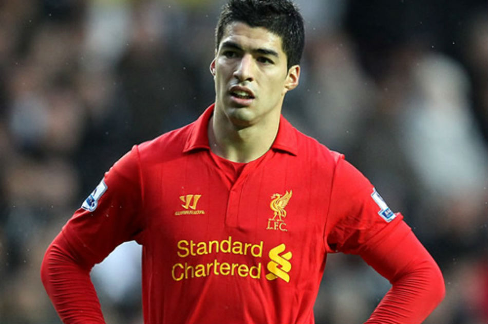 Ferguson apoya decisión del Liverpool de no suspender a Suárez