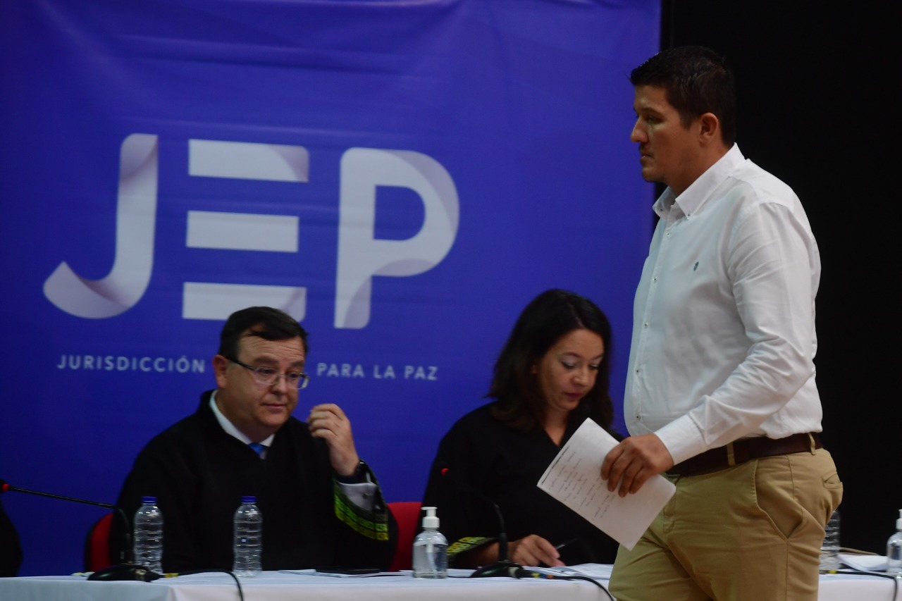 “Hicimos un teatro y asesinamos campesinos”: militar ante audiencia de la JEP