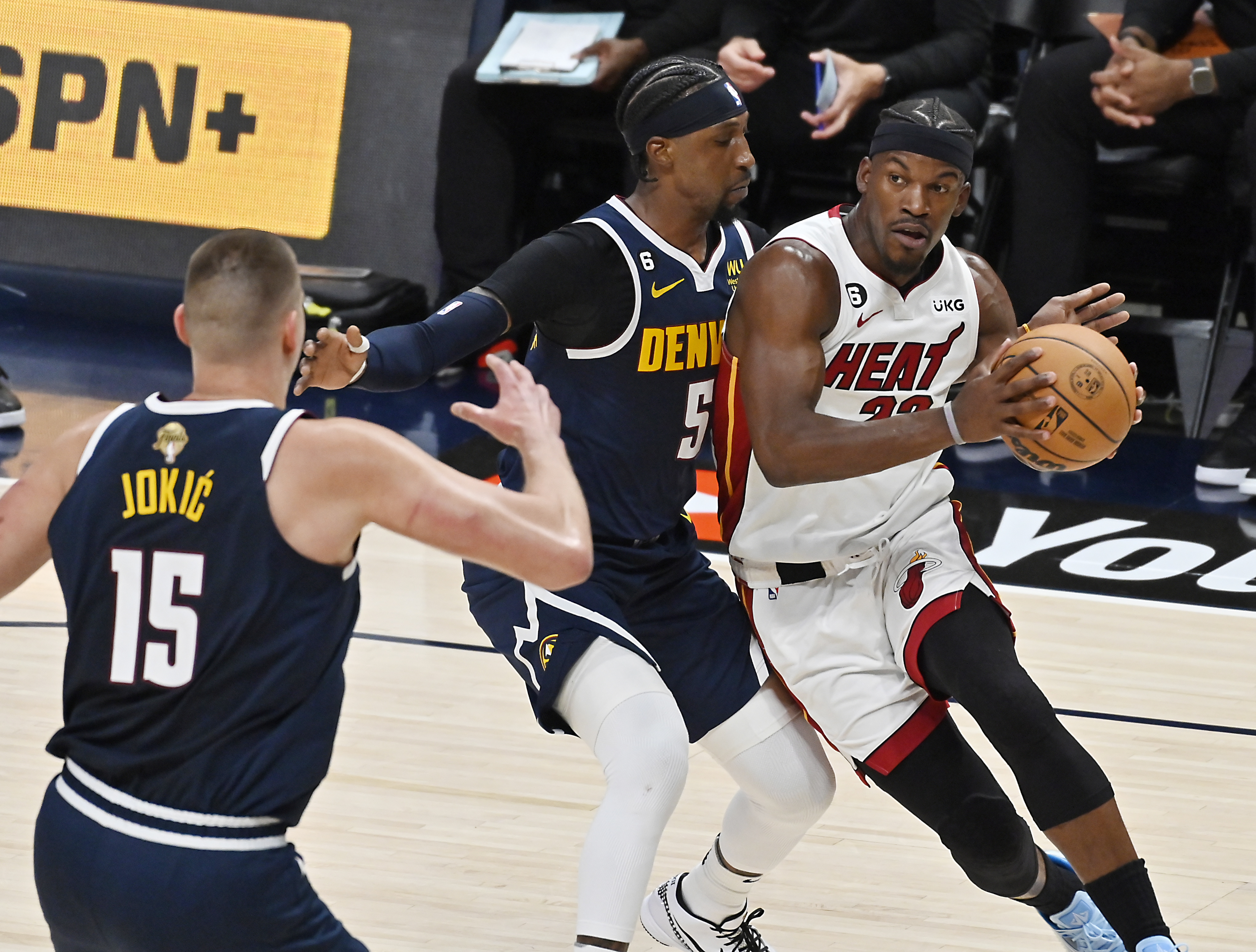 Miami dio el palo en Denver y le ganó a los Nuggets para empatar la final de la NBA