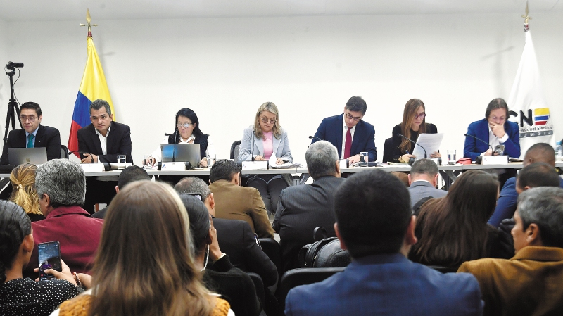Petrismo mide fuerza en CNE para que autoricen aplazamiento de su consulta