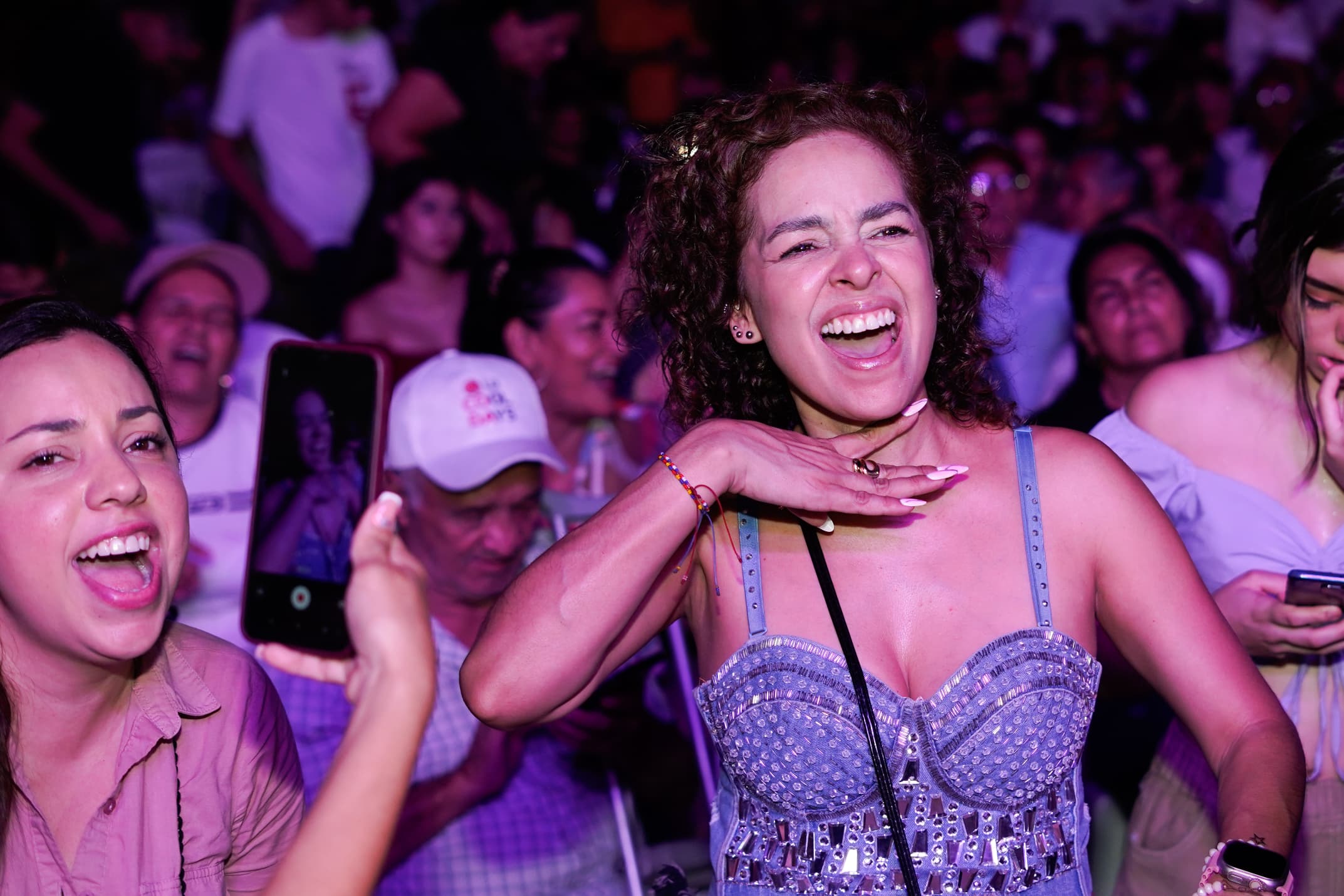 El público de los eventos gratuitos realizados en la Plaza de Banderas recibió con emoción a los artistas invitados.