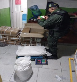 La Dijín incautó en Bogotá una tonelada de insumos para fabricar explosivos. Los encontraron en viviendas de Los Mártires y Fontibón.