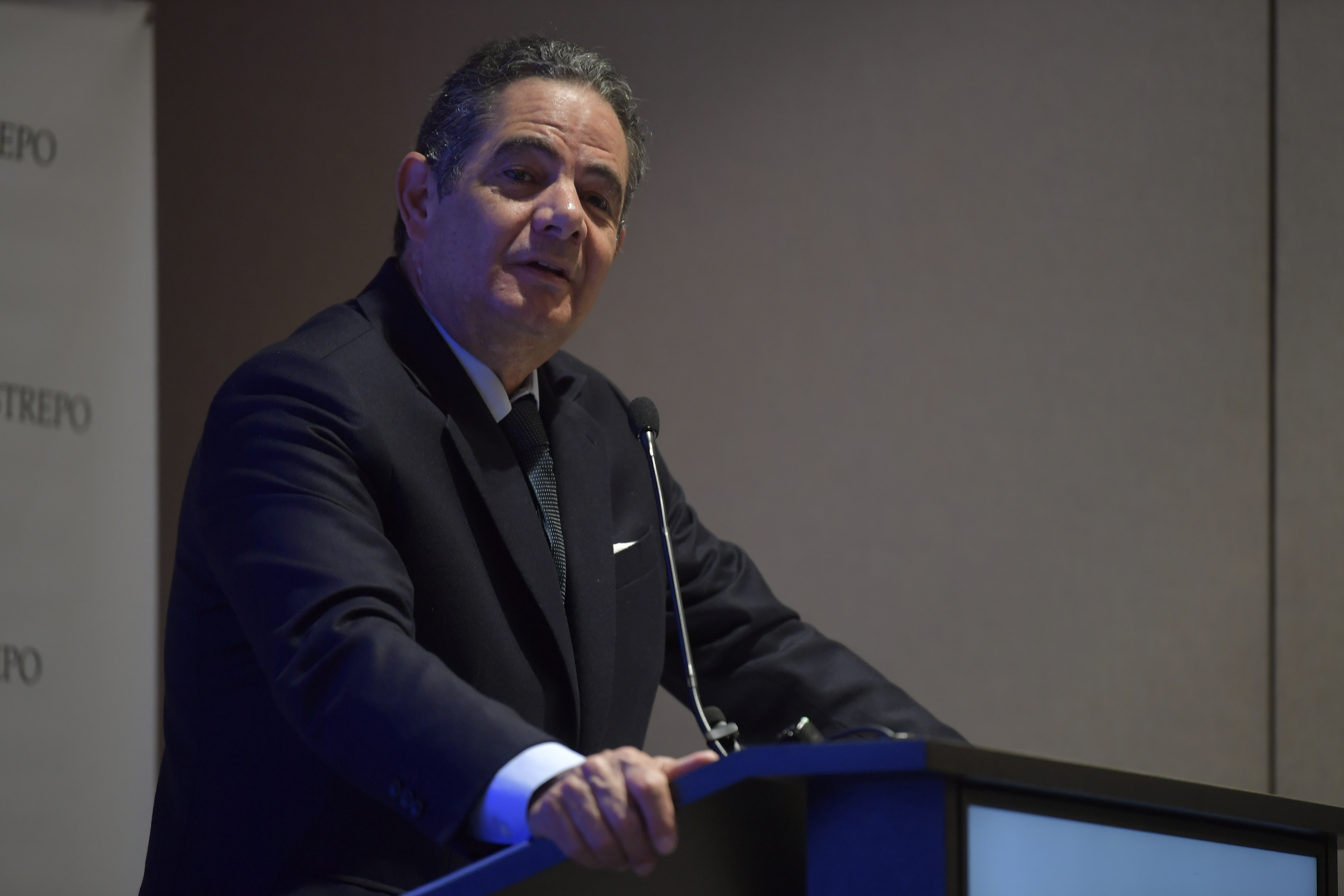 “Debemos llegar con una candidatura única a 2026”: Vargas Lleras a la oposición