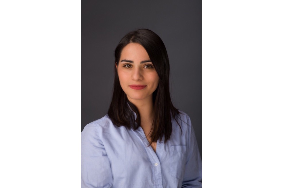 Según Ángela Pulido, curadora de "Fenómenos ondulatorios", en esta exposición se encuentran estudios del color en referencia a las transformaciones humanas sobre el territorio.