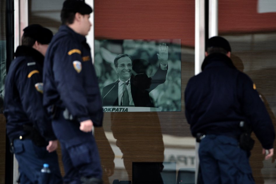 Ataques incendiarios en Grecia contra partidos políticos