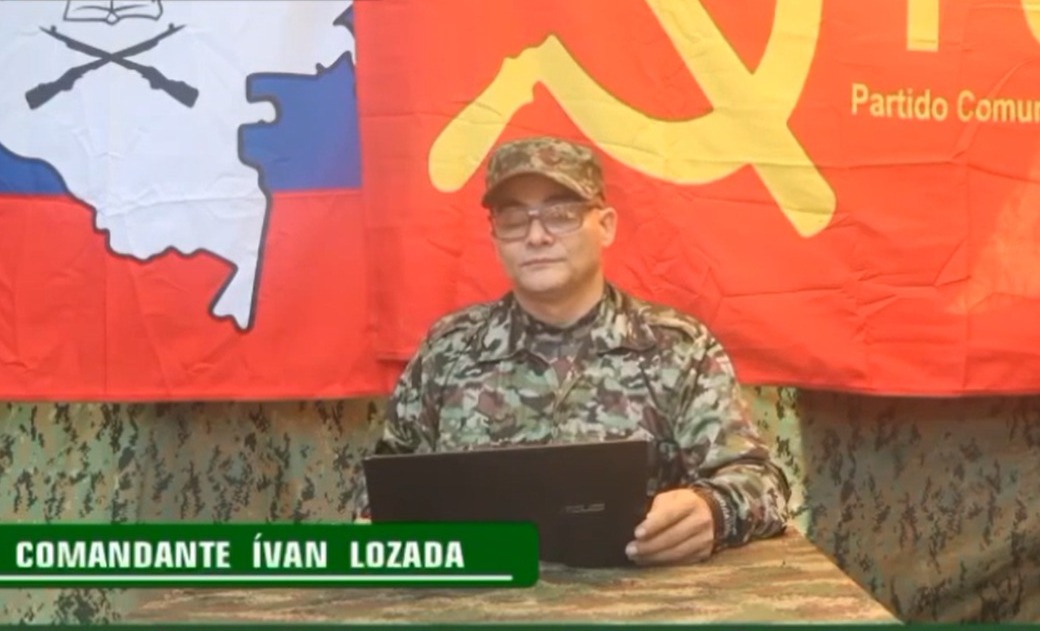 El comandante del EMC, Iván Lozada (o Iván Mordisco) apareció en un video el 12 de abril.