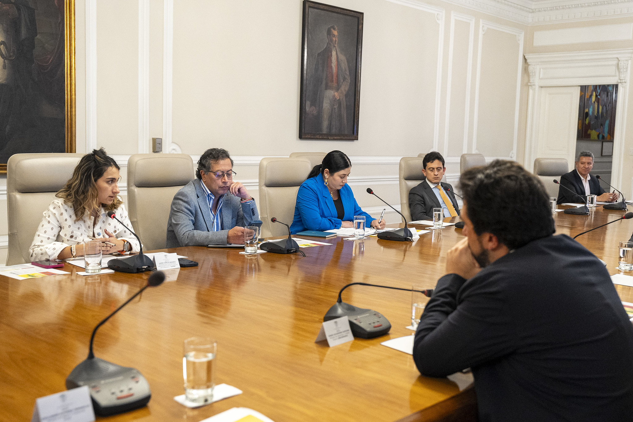Desde Congreso y gremios critican a Petro por reducción de presupuesto de inversión