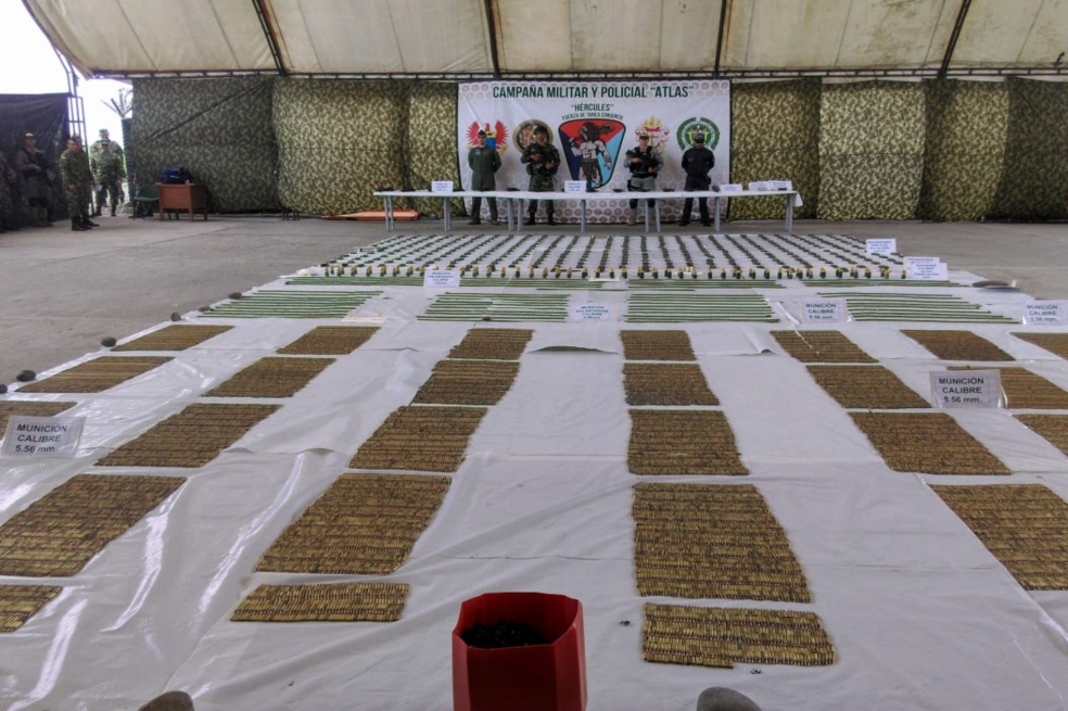 Incautan armamento y material para explosivos perteneciente al Frente Oliver Sinisterra