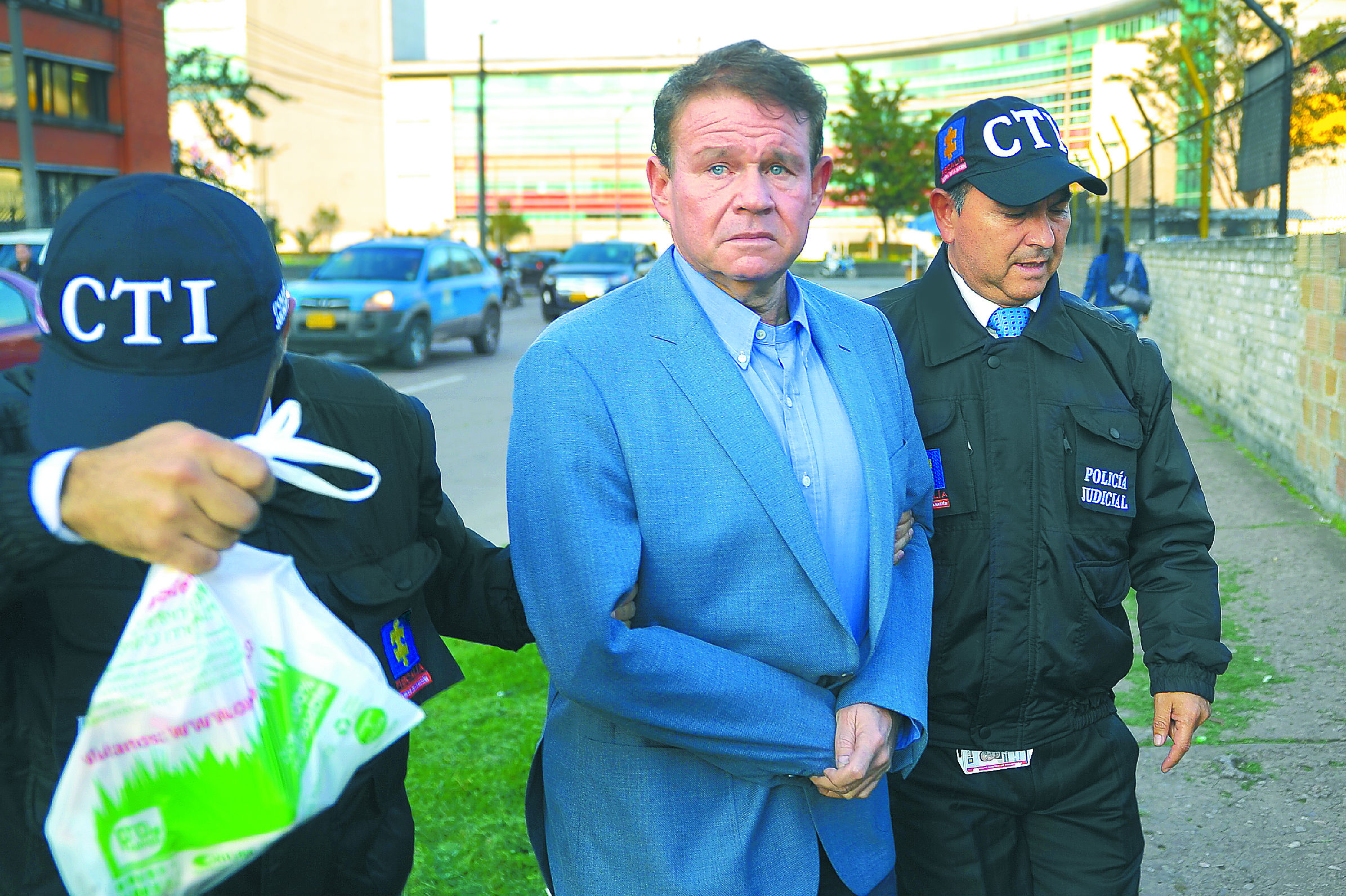Bula enreda a exviceministro Pico