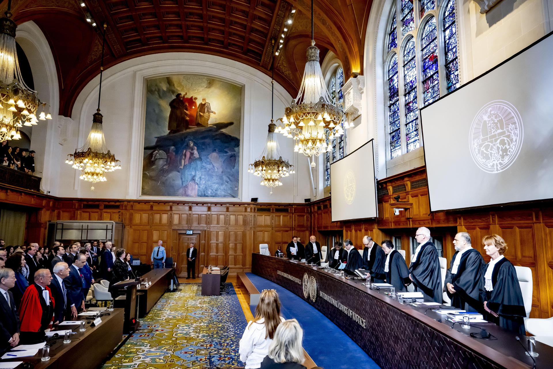 THE HAGUE (Netherlands), 28/04/2025.- A general view during day one of public hearings at the International Court of Justice (ICJ) on the 'Obligations of Israel in relation to the Presence and Activities of the United Nations, Other International Organizations, and Third States in and in relation to the Occupied Palestinian Territory', in The Hague, the Netherlands, 28 April 2025. A total of 45 plaintiffs allege that the Israeli government is blocking access to aid supplies in Gaza. (Países Bajos; Holanda, La Haya) EFE/EPA/Robin Utrecht

