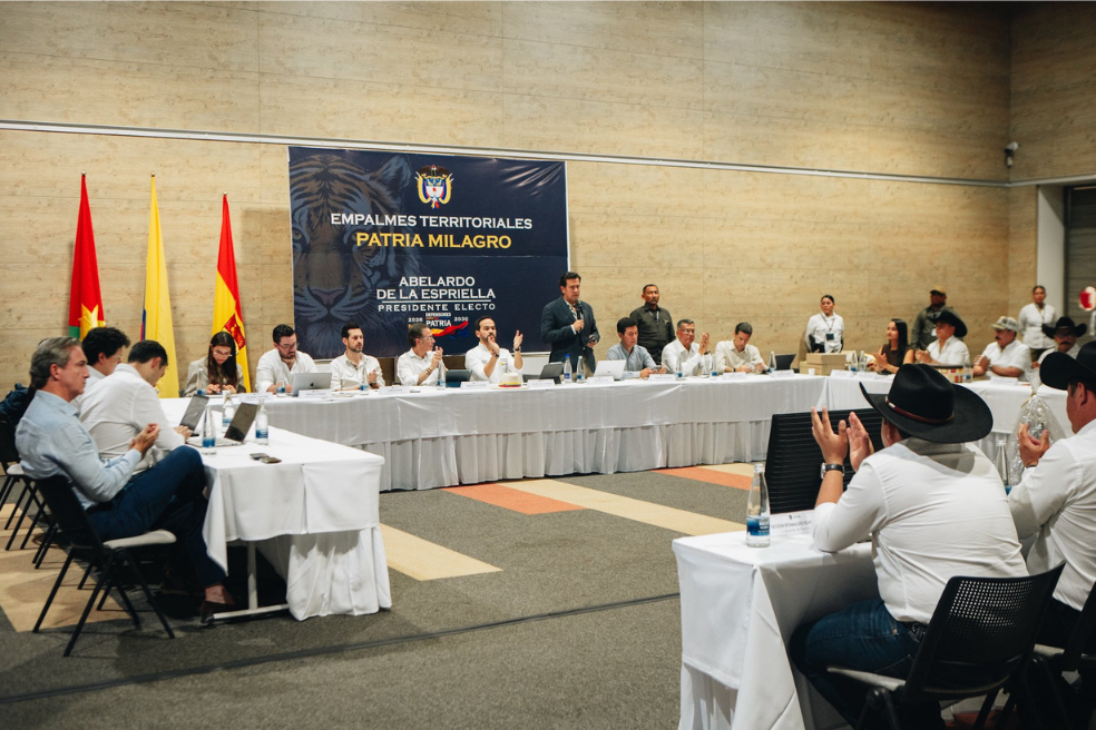 Avanzan empalmes regionales de De la Espriella: Huila y Antioquia siguen en la lista