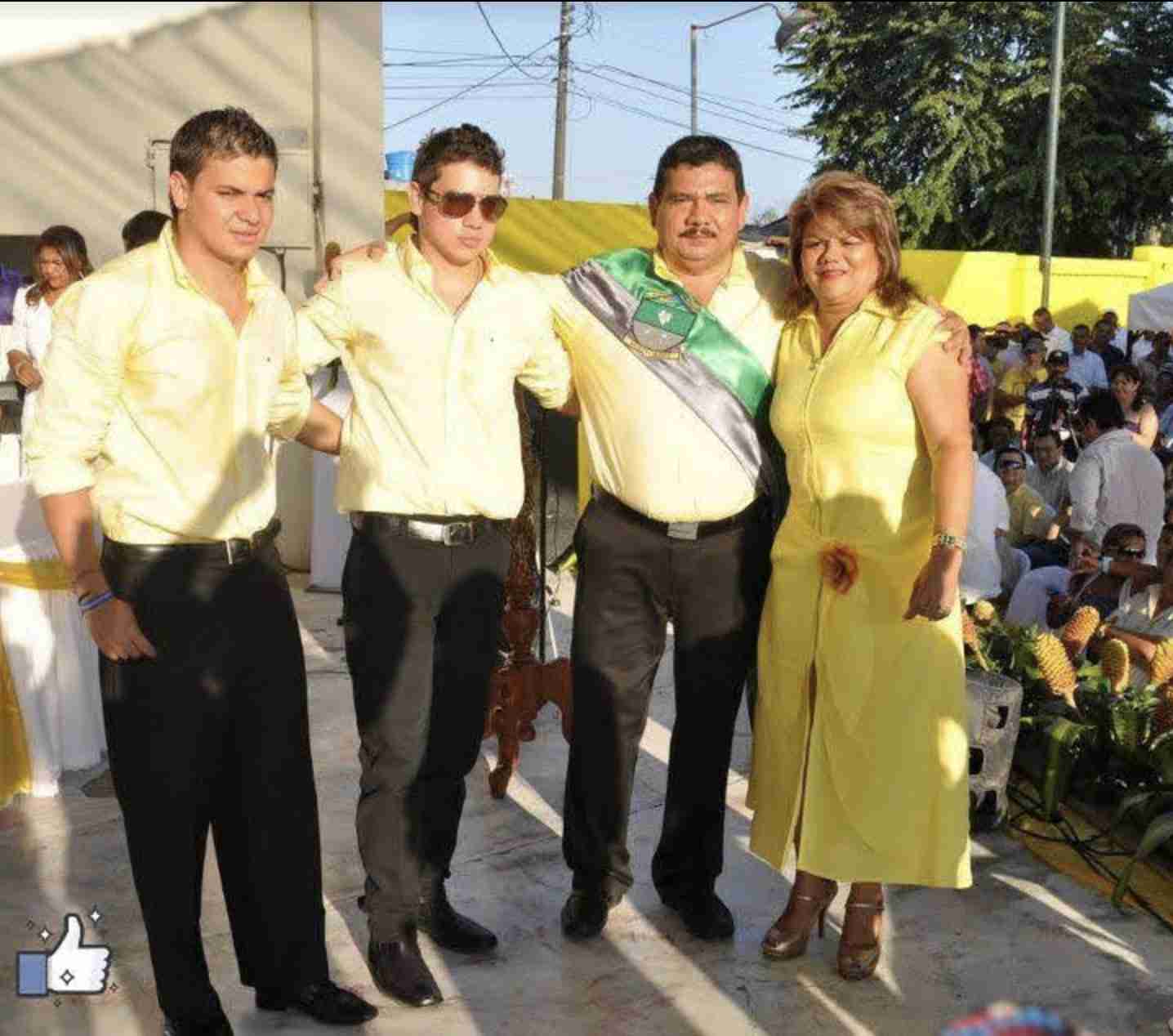 Gabriel Calle Demoya, exalcalde de Montelíbano, es padre y cabeza del clan cordobés. En 2019 fue judicializado por la Fiscalía por un carrusel de convenios de $59 mil millones que habrían terminado en manos de empresas sin experiencia.