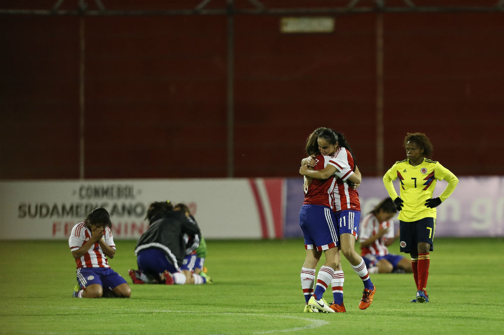 Las jugadoras de la selección de Paraguay celebran el paso al Mundial. / EFE
