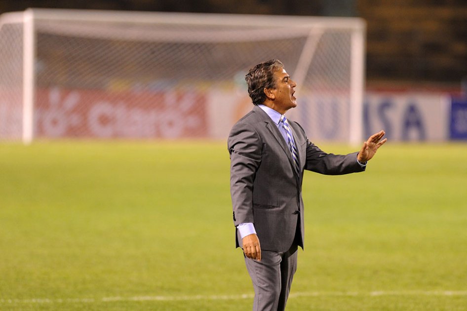 Jorge Luis Pinto prepara cambios y busca una mejoría en Honduras