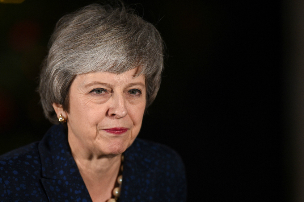 Theresa May se salvó, ¿y ahora qué?