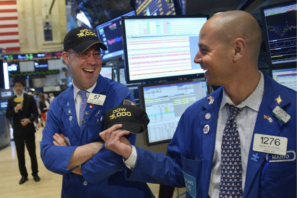 Dow Jones tocó los 15.000 puntos