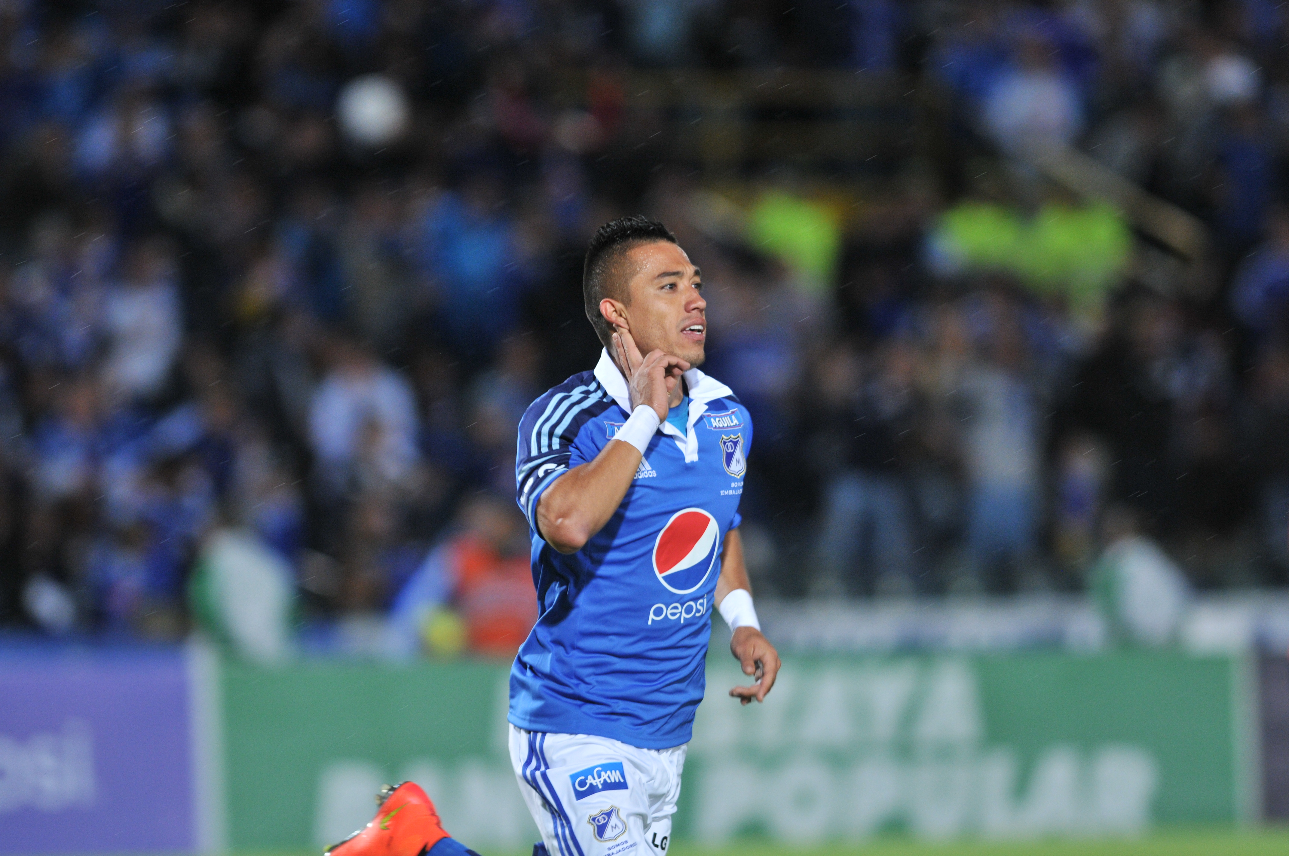 Delantero de Millonarios en el partido ante Medellín por la fecha catorce del torneo finalización de la Liga Postobón II-2014.