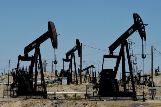 Petróleo termina en baja en Nueva York, a 46,98 dólares el barril