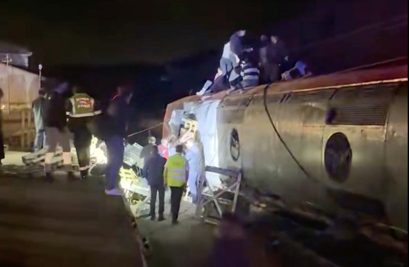 Accidente de trenes en España deja al menos 21 muertos y decenas de heridos graves