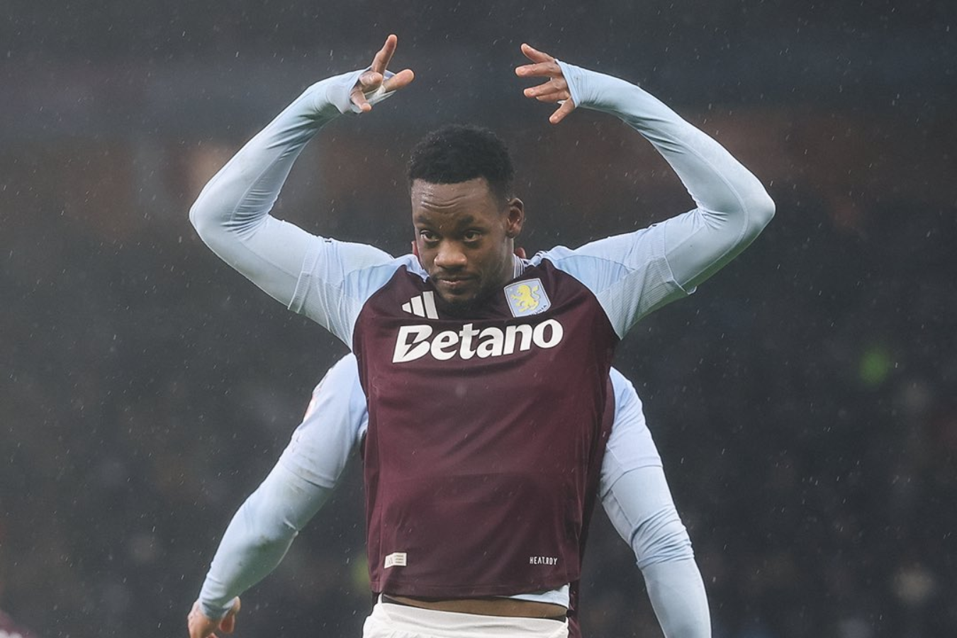 Jhon Durán volvió al gol con el Aston Villa con impresionante definición: video