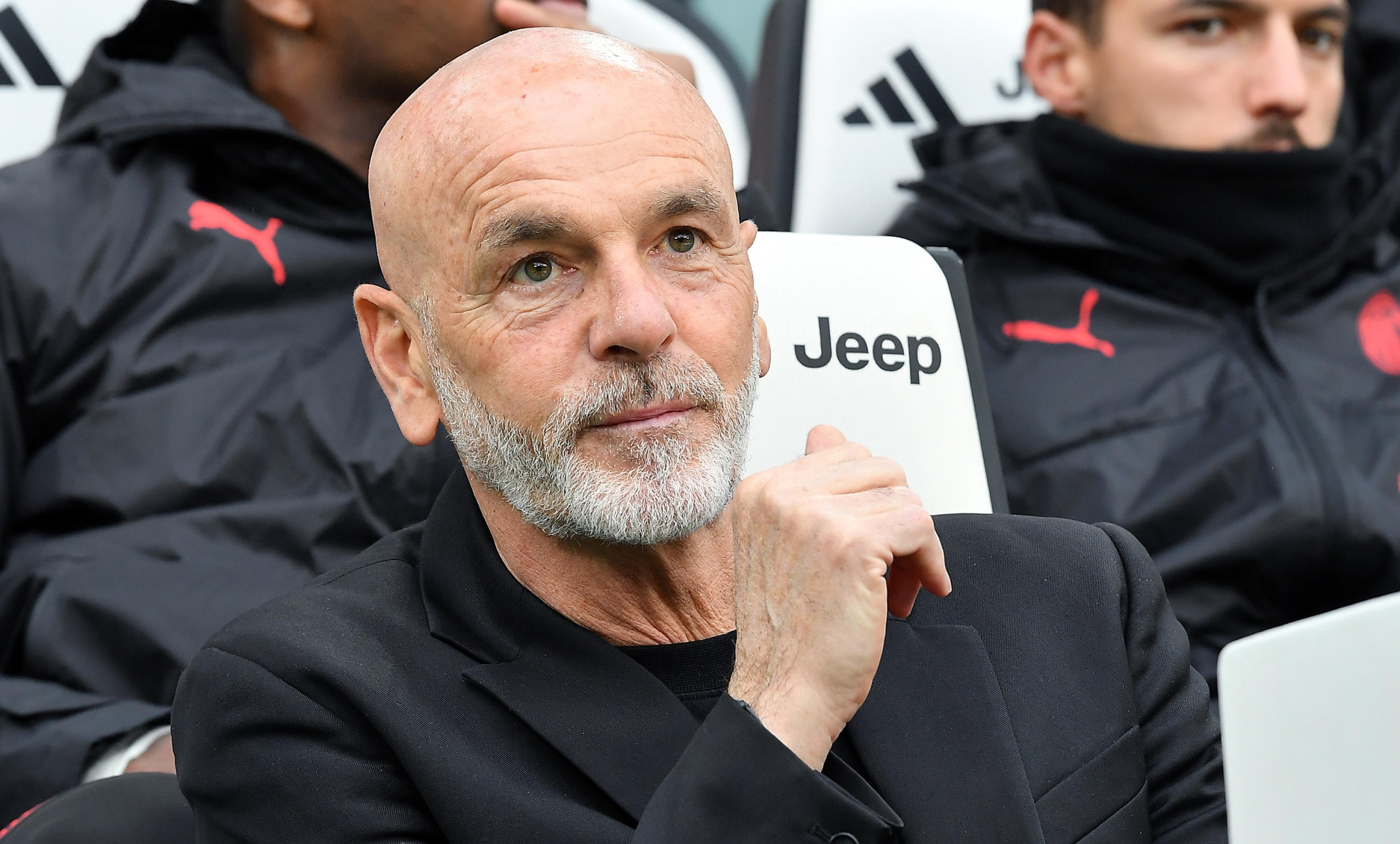 Turin (Italy), 27/04/2024.- Milan coach Stefano Pioli gestures during the Italian Serie A soccer match Juventus FC vs AC Milan at the Allianz Stadium in Turin, Italy, 27 April 2024. (Italia) EFE/EPA/Alessandro Di Marco