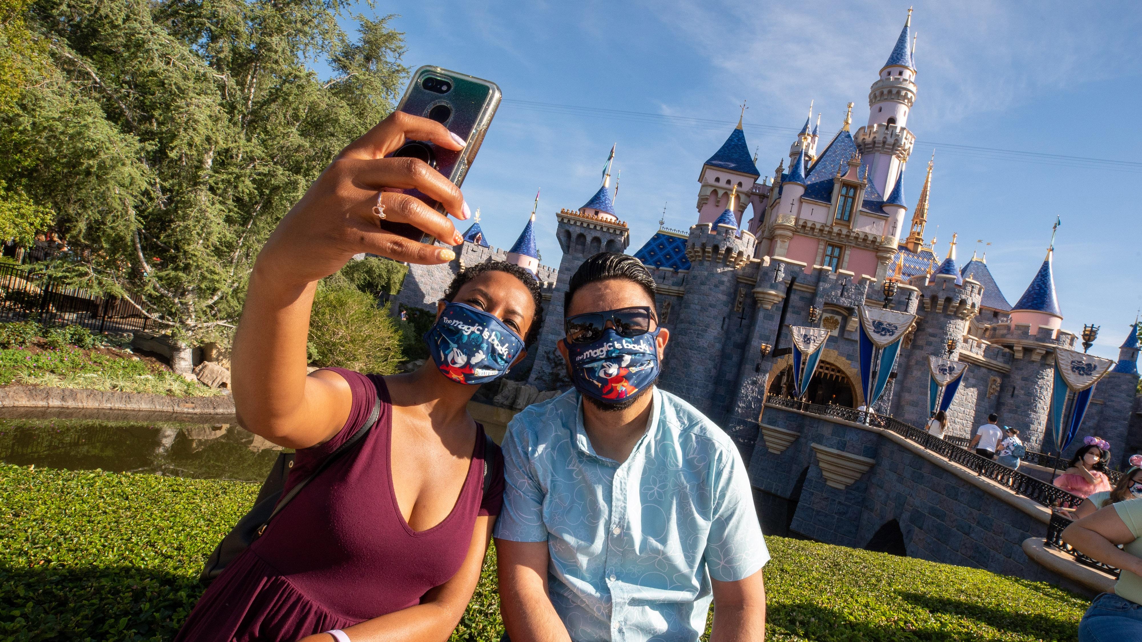 Disneyland, en California, reabre tras más de un año cerrado