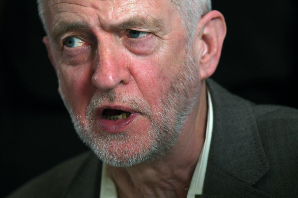 Jeremy Corbyn le apuesta todo al Brexit y despide asesor que le llevaba la contraria