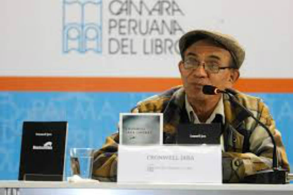 El escritor Cronwell Jara gana el premio Casa de la Literatura Peruana