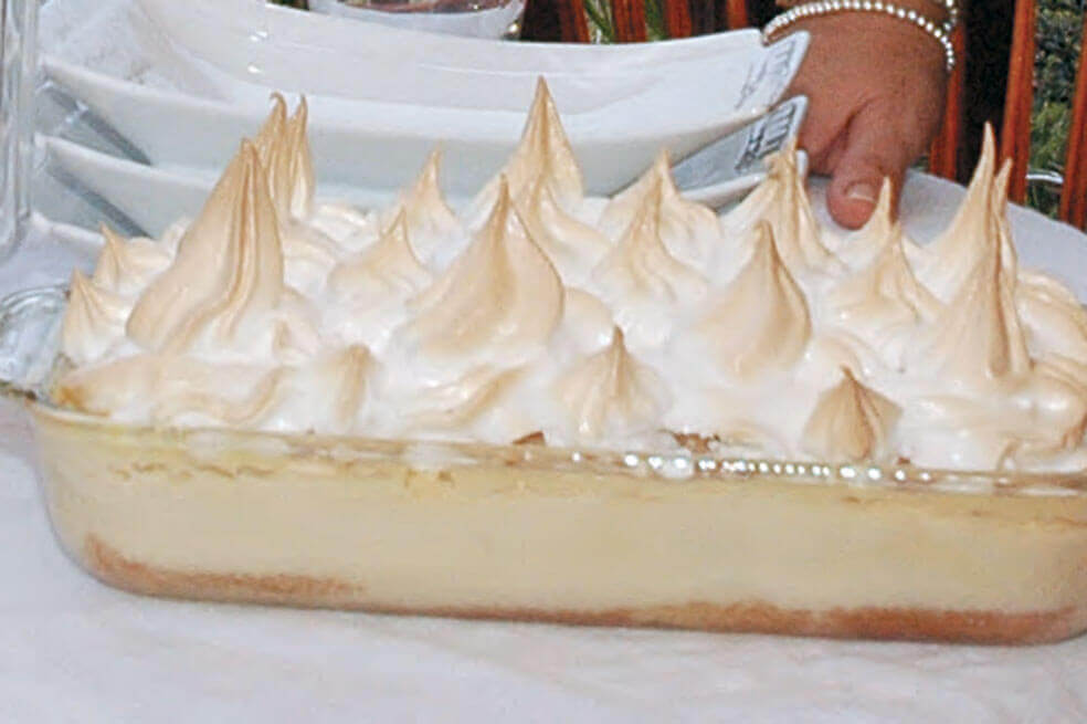 Receta del dia: bizcochuelo con dulce de coco y merengue