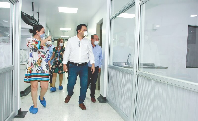 El alcalde de Villavicencio,  Felipe Harman, durante la inauguración de la clínica Carlos Nieto.  / Alcaldía de Villavicencio