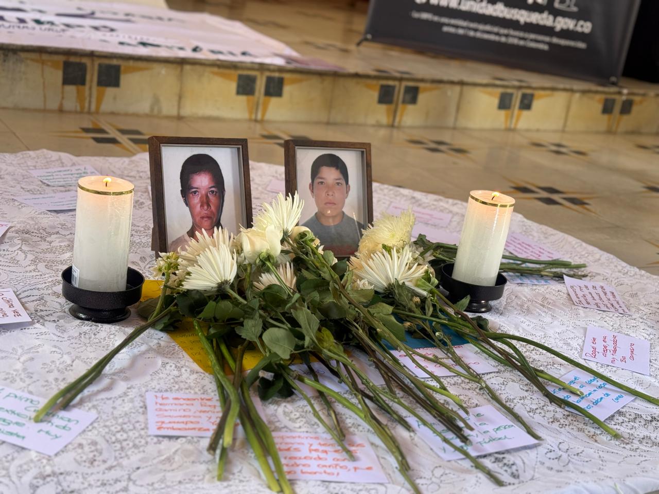 Buscar al revés: La historia de 10 desaparecidos reunidos con sus familias
