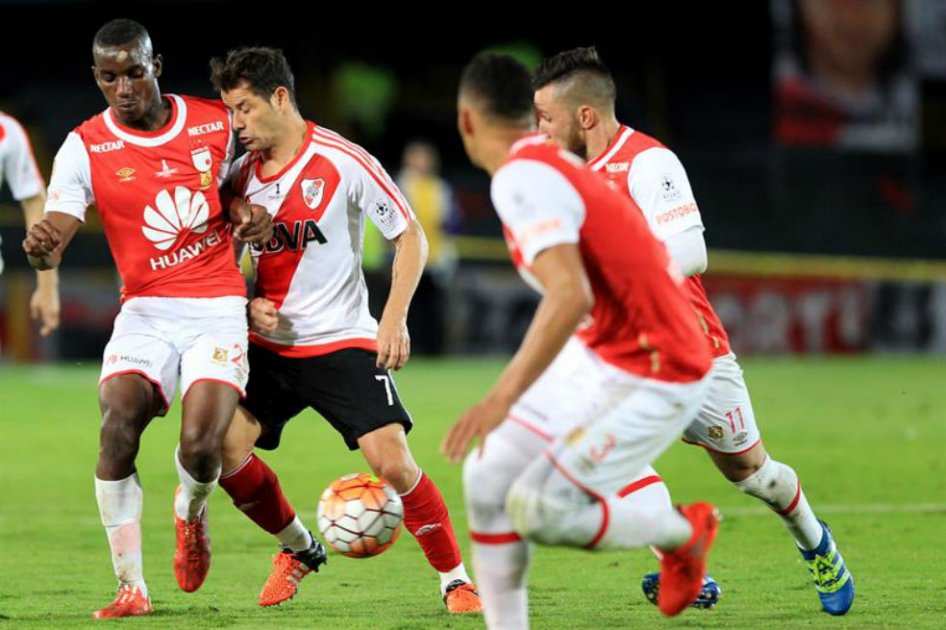 Hinchas de Santa Fe dañaron semáforos en Bogotá tras empate en Recopa Sudamericana