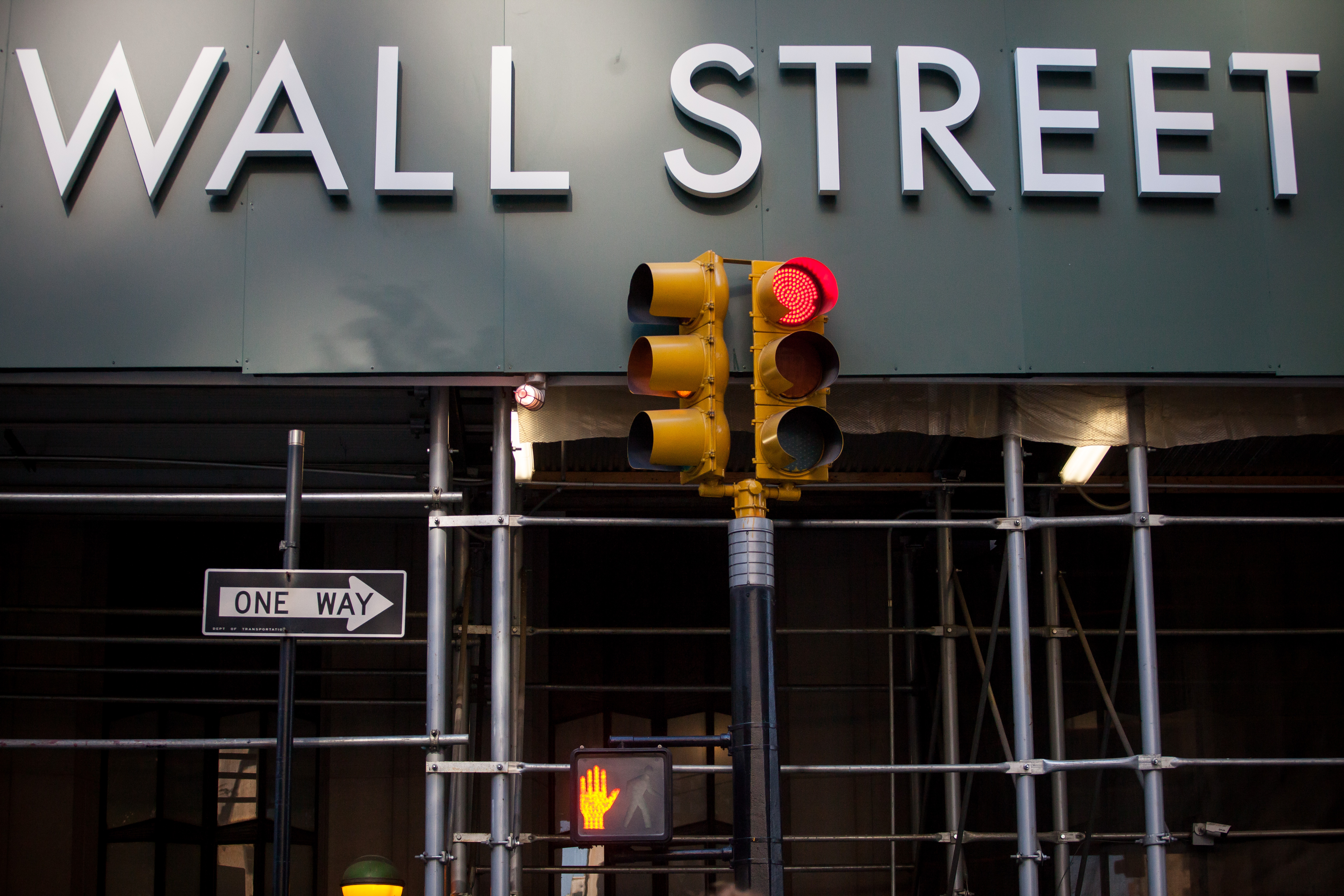 Factores que derribaron las acciones de Wall Street