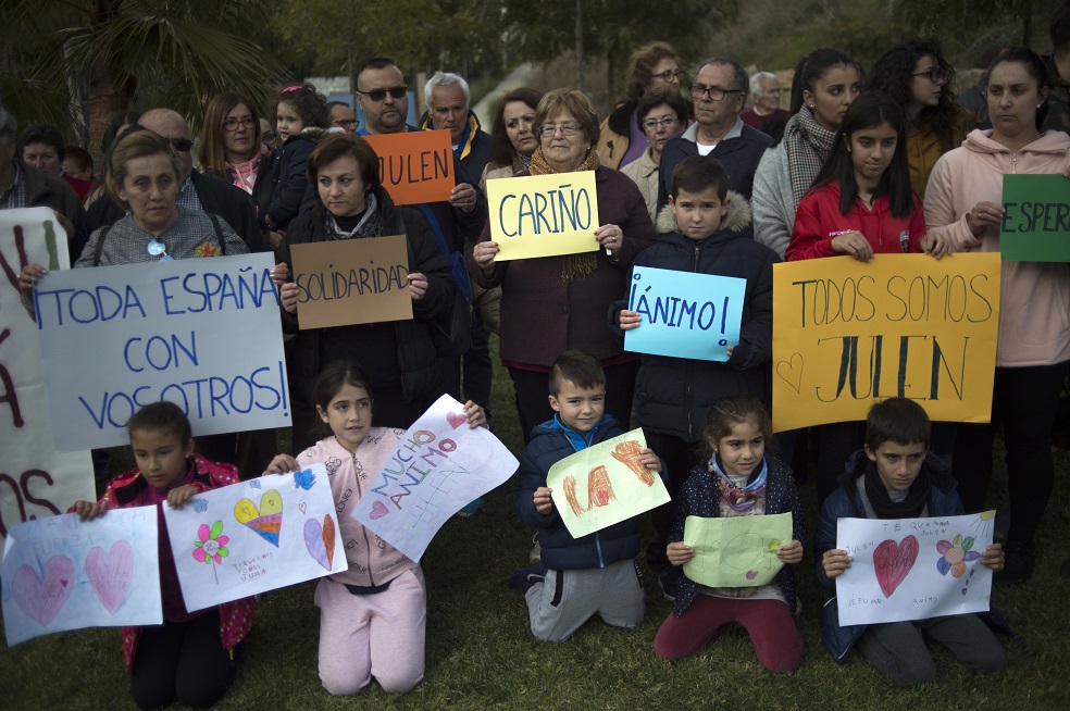 Se cumplen siete días de búsqueda del niño que cayó en un pozo en España