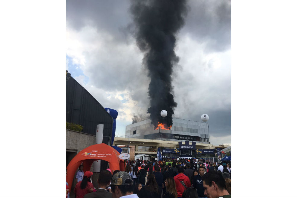 Incendio no afectaría entrega del centro de conveciones Ágora