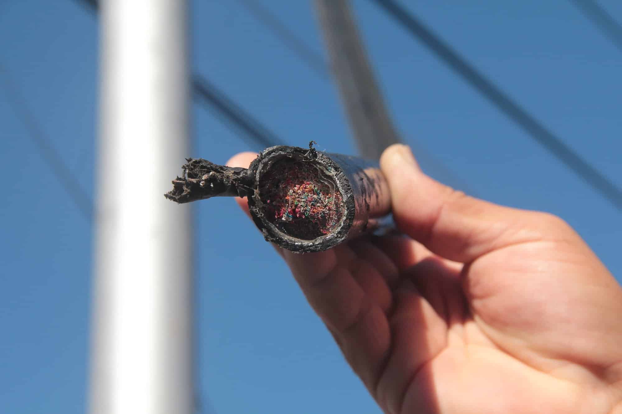 Hombre falleció electrocutado intentando robar cable en el barrio Galán
