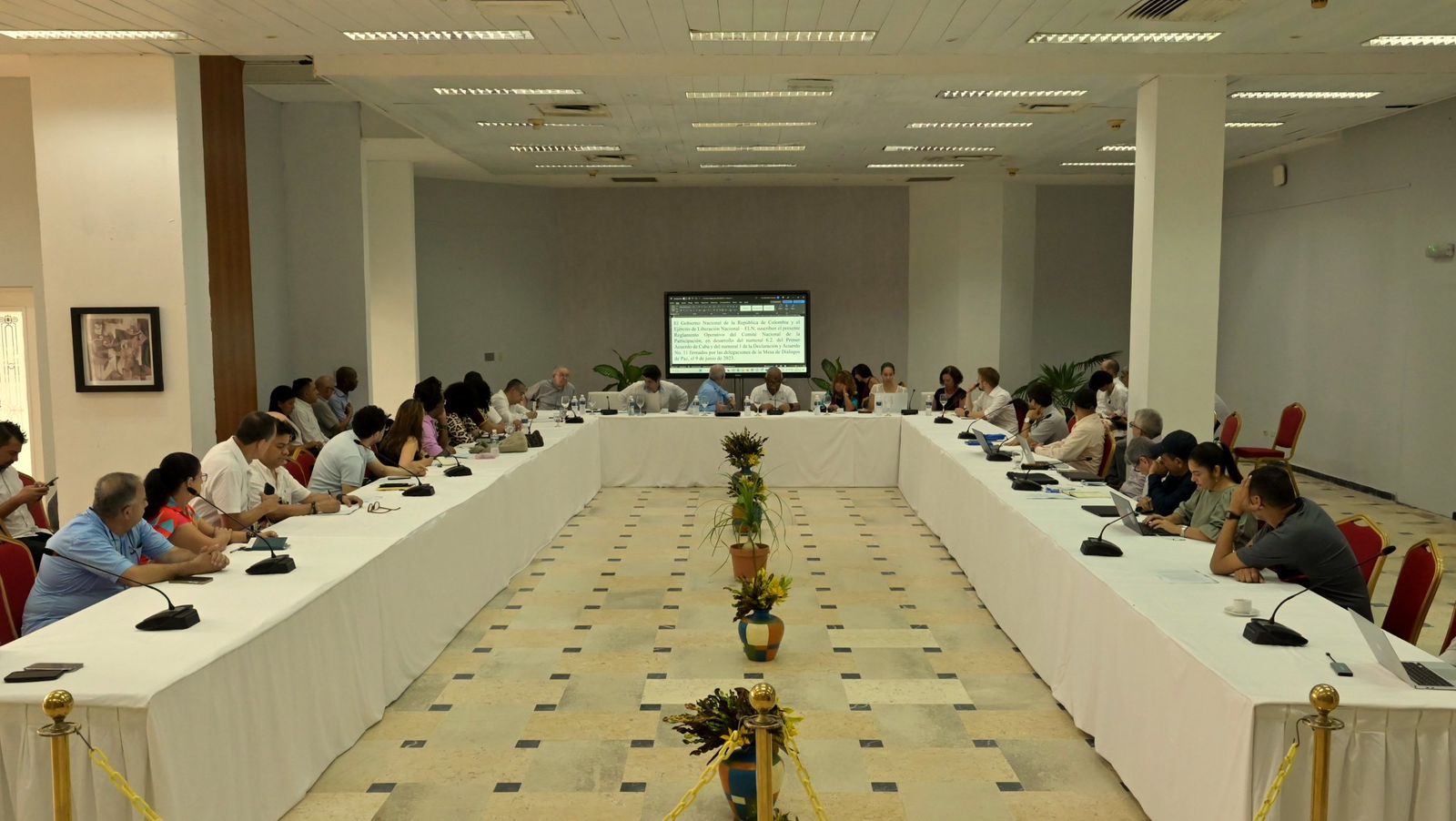 Gobierno y ELN aprueban nueve protocolos para implementar el cese al fuego